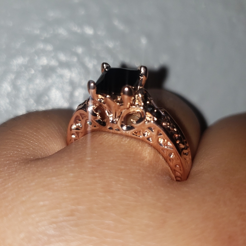Rose Gold Onyx Ring - Picture 6 of 9